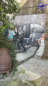 A Valogno le pareti parlano, sognano e raccontano storie. In questo piccolo borgo incastonato tra i boschi di Sessa Aurunca (CE), l’arte ha vinto sullo spopolamento. Ogni vicolo è un’esplosione di colori, ogni murales è un invito a tornare bambini e a guardare il mondo con stupore. Non è solo un paese, è un atto d’amore verso la propria terra. #viaggiaconwallace #borghidaraccontare #murales | Viaggia con Wallace