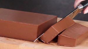 5-Ingredient No-Bake Chocolate Pudding Cake Recipe