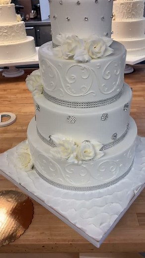 Sparkling Wedding Cake Decor Ideas