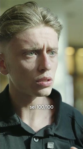 Dimentica come si fuma durante l'ipnosi 😳 | Esperimento al Centro Campania