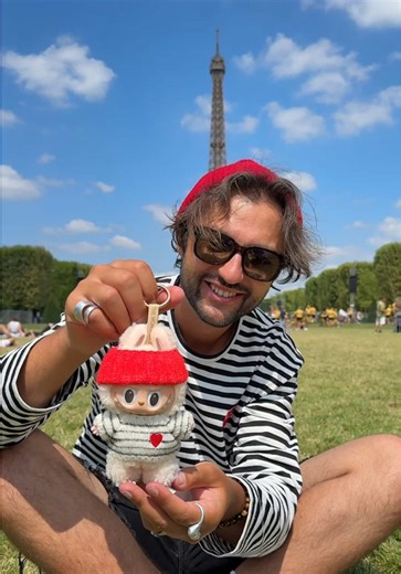 Discover Paris with Vadim Hedonist's Guided Tours