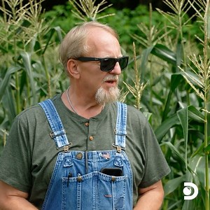 Cheers to expanding the team! Catch a new #Moonshiners tonight at 8p ET on Discovery | Moonshiners