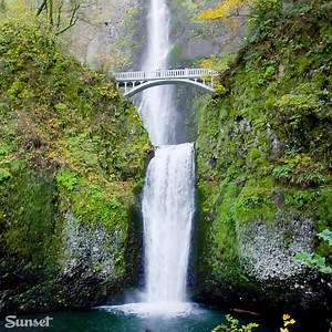 The West's 10 most memorable waterfalls: https://bit.ly/2QxaI0h 📍Multnomah Falls, Oregon | Sunset