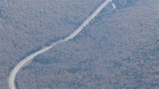 Photos show traffic in Franconia Notch as foliage peaks in northern New Hampshire
