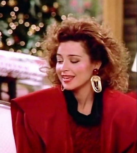Bernice wishes everyone a Merry Christmas!🎄#shorts #designingwomen #christmas
