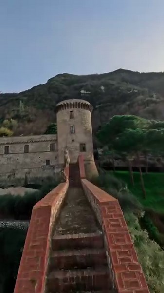 In volo sul Castello medievale di Castellammare di Stabia ❤️ 📹 Tufano Giuseppe | STABIESI AL 100 %