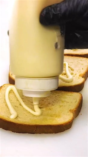 Take a peek behind the kitchen doors! 🤩 This is the magic that goes into every single dish, today featuring our incredible chef crafting the Club Gobbler (and, of course, a fresh batch of crispy fries!). 🥪🍟 We put hard work, fresh ingredients, and a whole lot of passion into every plate, ensuring every bite is delicious. Come taste the difference! 📍 Chicago | 3805 N Broadway 🕗 Open Daily 🌐 pancakecafe.com 📞 (773)-872-8806 | Pancake Cafe Chicago