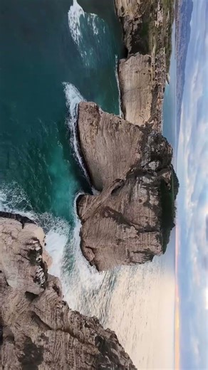 Where the Stone Meets the Sea: Raouché, Beirut 🇱🇧