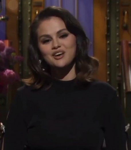 Selena Gomez singing "Barney & Friends" (Live on SNL)