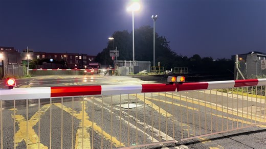 Class 450 #swr #southwesternrailway #class450 #class450desiro #fyp