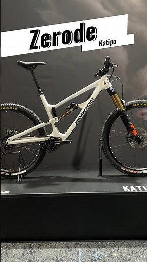Time to ditch the derailleur? Zerode’s Katipo with Pinion C1.12 gearbox sure looks convincing! #mtb