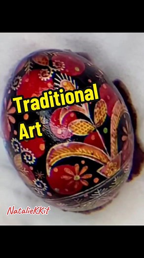 A favorite from a few years back, a traditional pysanka. #traditionalart #pysankaprocess #artist #creative #folkart #tiktokart #pysankamakingtime #pysankaegg #artistsoftiktok #foryoupage #pysanky #pysankaoftheweek #pysankyseason #handmade #beeswax #pysanka #canadianartist #smallbusiness #studio #artdecor
