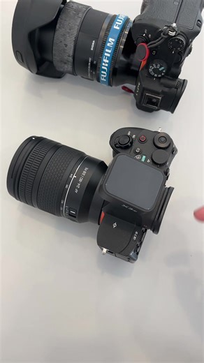 So sánh kích cỡ sigma và samyang cho ae xem