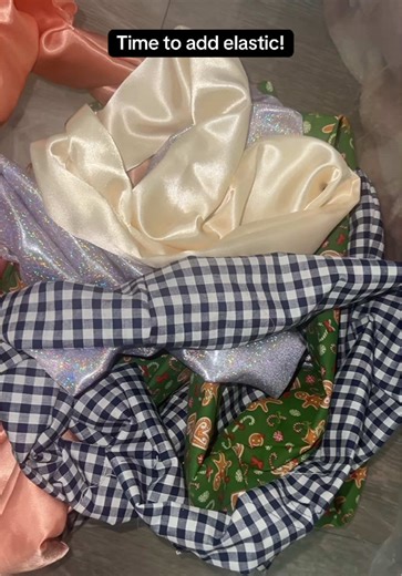 Yesterday was a big scrunchie day for me😅 #smallbusiness #marketprep #christmasmarket #christmas #scrunchie