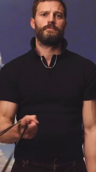 LOEWE Fall Winter 2023 men's campaign featuring Jamie Dornan. Director David Sims Creative direction Jonathan Anderson Styling Benjamin Bruno Hair Duffy Make up Lucia Pieroni Nails Ama Quashie Production Holmes Production Set design Vincent Olivieri See the campaign: loewe.cm/FW23MENS_COLLECTION #LOEWE | LOEWE