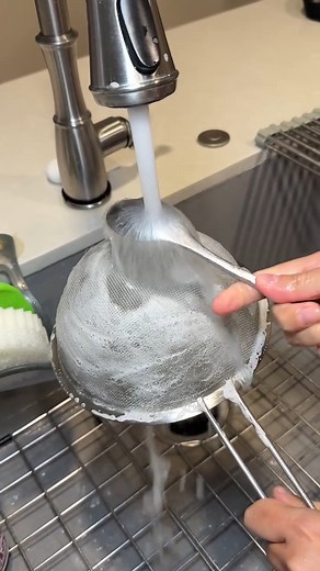 125K views · 191 reactions | Works better than the sprayer Video by Natalini | Tips, Tricks & Funny Clips | Facebook