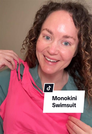 Spring break just kicked off which means swimsuit season is officially here!! I’ve been so ready for warm weather and this one immediately caught my eye because it’s a one piece that looks like a two piece. The cutout detail gives it that bikini look but it’s still fully connected so you get the coverage of a one piece. This one is from Yoniqué and the ribbed fabric feels really nice. I went with the pink and black color combo because it’s bright and fun but the black keeps it classic. It also h