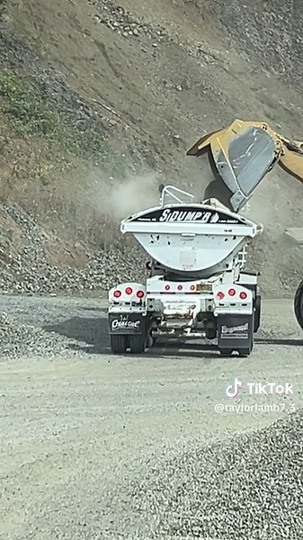 Larry's Big Boulders Trip: Sidedump Adventures