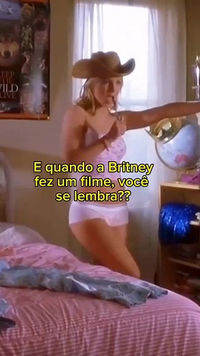 🎬 CROSSROADS (2002) | Nostalgia Anos 2000 ✨ Três amigas de infância fazem uma promessa: abrem caixas com sonhos e segredos aos 18 anos. Quando finalmente se reencontram, decidem fazer uma viagem de carro pelo país para realizar desejos antigos — mas a jornada revela verdades, mudanças e o poder da amizade. Entre aventuras e descobertas, elas provam que o caminho importa mais que o destino. 👥 Elenco principal: • Britney Spears (como Lucy) • Zoe Saldana (como Kit) • Taryn Manning (como Mimi) • A