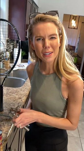 Kitchen hack is easy and clean! 🍅