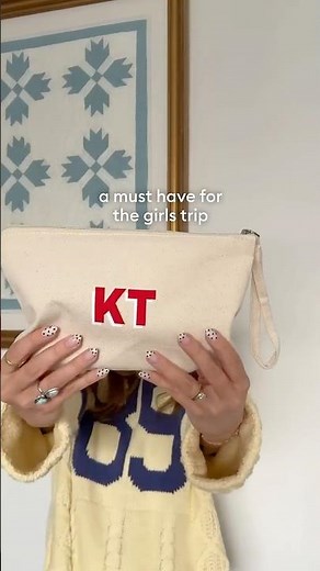 DIY Personalized Makeup Bags 👛