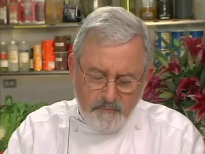 How to Form a tomato rose salad and food decoration