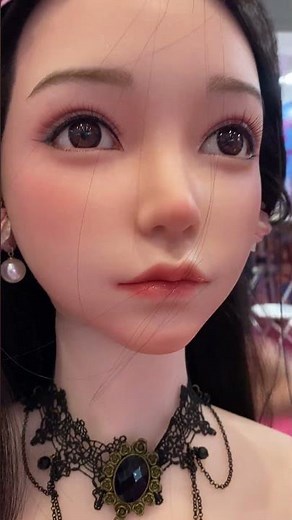 Customizable Female Silicone Doll | Ultra-Soft Skin & Movable Jaw Demonstration