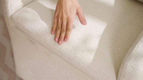 Amazon.com: Swivel Accent Chair, 360° Round Barrel Armchair, Chenille Arm Chairs with Pillow, Upholstered Comfy Swivel Chair for Living Room Bedroom Home and Office (Beige) : Home & Kitchen