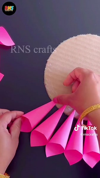 #beautiful #paper #flowers #wallhanging #craft #idea #easy #amazing #walldecor #foryou #foryoupage #foryourpage #handmade #diy #papercraft