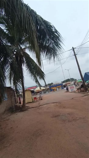 228❣️97303439VILLA INACHEVÉE À VENDRE À ZANGUERA À quelque pas du goudron Composition : 👉3 CHAMBRES SALON WCD INTERNE CUISINE dallé 👉 Garage ouverte et fermé de 3 voiture PAPIER : 3 tampons Superficie : 1lot Prix : 45 Millions à débattre légèrement Lieu: ZANGUERA POSTE À 200m du goudron Visite Facturée #tiktoktogo🇹🇬 #tik #viralvideos #tiktokfrance #videoviraltiktok