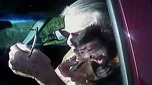 Monkey goes ape on cop during traffic stop
