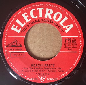 Annette - Beach Party