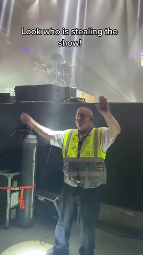 We got 99 problems but it can wait! We are watching this on loop 😍 🎥: @lyrics #AnneMarie2002 #VirginRadioDXB #VirginRadioDubai #FeelGood