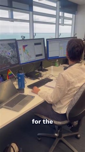 22K views · 117 reactions | Ever wondered what it's like to be a Meteorologist? From forecasting thunderstorms to providing weather information on the radio, find out where our Graduate Meteorologist Program can take you. ⏰ Applications close 11:59 pm 4 May 2025 ⏰ Apply now via https://ow.ly/7BQa50VLL0x | Bureau of Meteorology | Facebook