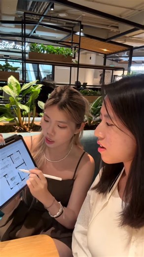 Watch our coffee machine for us? ☕️👀 Speak to 7 IDs at our HBH Interior Designer Meet & Greet this Nov and win a FREE Delonghi Dedica Coffee Machine while this promo lasts✨😮 (Non coffee drinkers you can also opt for the $50 Capitaland voucher we gotchu). Details below — RSVP now via the link in bio to secure your slot. 📍 Marina Square JustCo 🗓️ 8-9 Nov, 12–7pm 🎁 Consult 7 IDs & walk away with a FREE Delonghi Coffee Machine worth $399! #homebyhitcheed #delonghicoffeemachine #interiordesigner