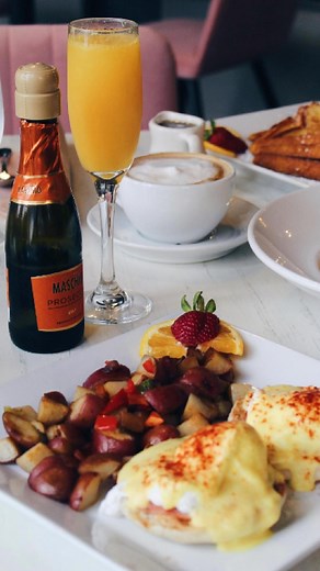 Celebrate Mom with the elegance she deserves. 🌸 Our Mother's Day Wine & Dine Package at Columbia Gorge Hotel includes a luxurious overnight stay, decadent brunch, complimentary wine, unforgettable views, and more. It's time to pamper that special lady in your life! Book now at https://bit.ly/42ry1Pd | Columbia Gorge Hotel & Spa