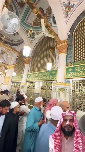 💜🤲 Introducing the "VitaWear SmartBand," a next-generation wearable gadget