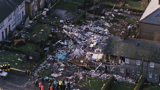 In 1958 beneath the Arctic Ocean, a psychic experiment aboard the first nuclear-powered submarine sparked rumors that the Soviets were developing telepathic weapons. #TheUnXplained | The UnXplained