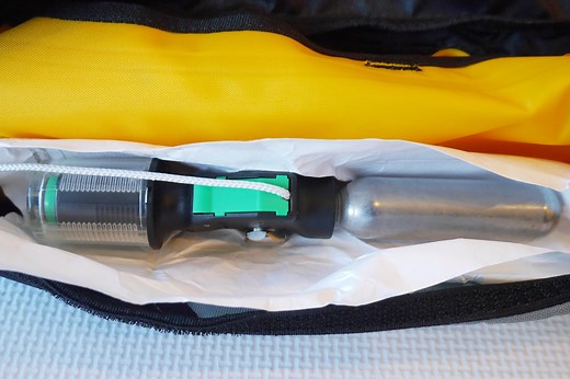 意外と短命？ダイワ ライフジャケットのボンベ交換時期と方法