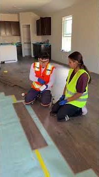 Instalación de pisos laminados #lvpfloors #wood #qualityflooring #construction