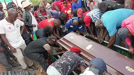 🔴 LIVE FROM CHIKANKATA We are bringing you live coverage of the funeral procession of the late Southern Province and Zambian musician Allan Robin Mapick. Stay with us as family, friends, and fans gather to honor his life and legacy. Let us know where you’re watching from. Ministry of Information and Media - Zambia Ministry of Local Government and Rural Development-Zambia Jacqueline Sabao- Chikankata MP Chikankata Town Council Lusaka DC Information Desk Dr. Cosmas Zyambo Sianantu | Muvombo Devel