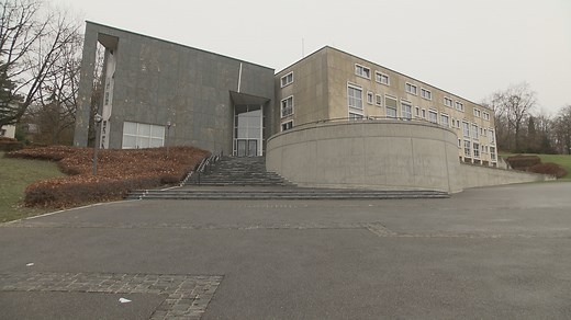 Le magnétiseur d'Orbe condamné à 15 ans de prison pour viols et contraintes | RTS