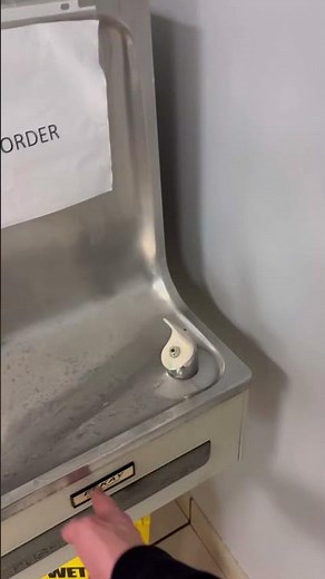 lying "out of order" sign -_-