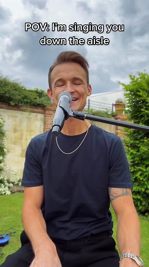 so special when I saw the bride 🥹💍 @lukeburrmusic