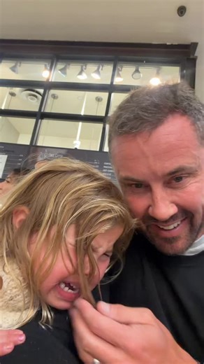 Sam Wallace on Instagram: "This update didn’t go as planned! 😆🤔 NYC ❤️🇺🇸"