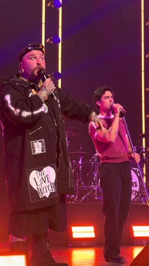 Jonas Brothers & Teddy Swims Perform 'Lose Control' Live