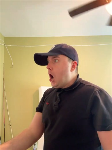 SpongeBob paycheck ripped Mr. Krabs prank – tal_on clip