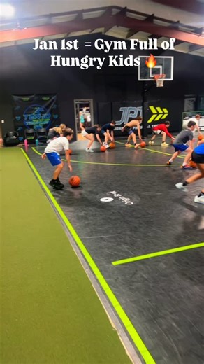 It’s 2026 and you still don’t train with Ten-10 勞❌ 2025 was an amazing year and it proved over & over again that if you put the work in, it really shows ✅ Come making training the best part of your day. Have fun while working hard and increasing your confidence to finally reach those goals you’ve never been able to achieve on your own. DM us to begin your  development journey | Ten-10 Training | Facebook