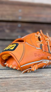 Celebrating the 35th Anniversary of the FIRST EVER Mizuno Pro ball glove!! D-Up Zone was crafted in the renowned Haga, Japan factory. The glove color, “89 Orange”, captures the distinctive hue of the original glove. MIZUNO PRO #MizunoBaseball #NothingFeelsLikeAMizuno This anniversary not only honors Mizuno’s rich heritage, but also marks a milestone in the ongoing legacy of excellence in sporting equipment craftsmanship. | Mizuno Baseball USA