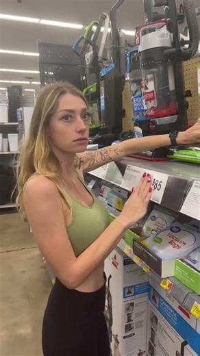 How would you react?? #model #viral #comedy #trending